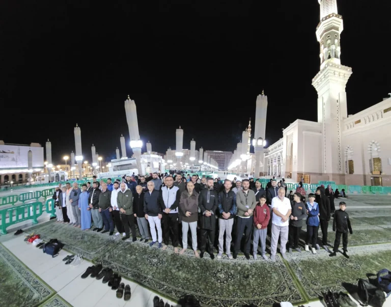 Mescid-i Nebevi minareleri, gece